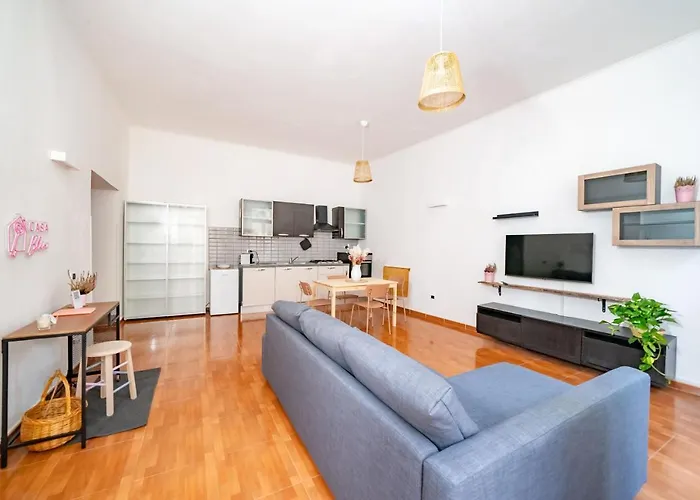 Casa Blin Dimora A Chiaia *