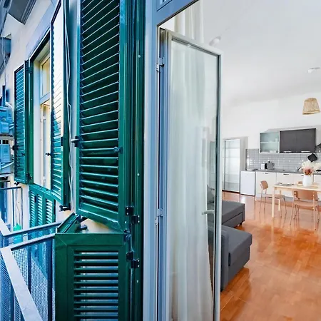 Apartment Casa Blin Dimora A Chiaia