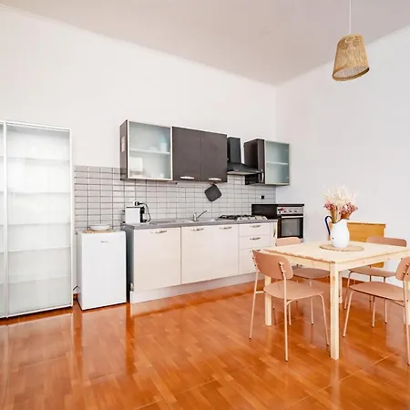 Casa Blin Dimora A Chiaia شقة نابولي